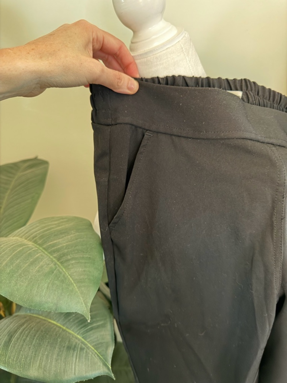 Max Studio Black Pull-On Pants with Elastic Waist
